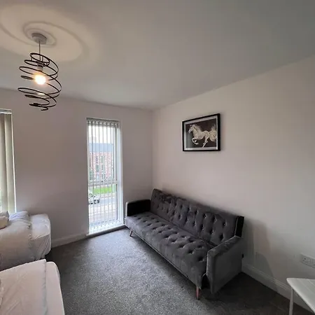 Luxury 10 Bed Palace W/ Parking